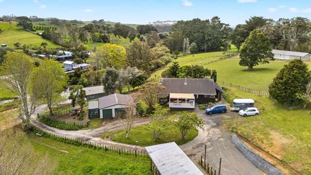18 Anzac Valley Road Waitakere_1