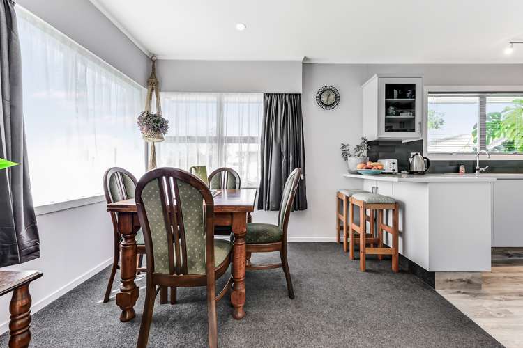 29 Ashurst Avenue Pukete_5