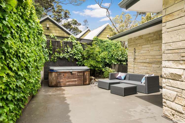 8 Valhalla Drive Beach Haven_15