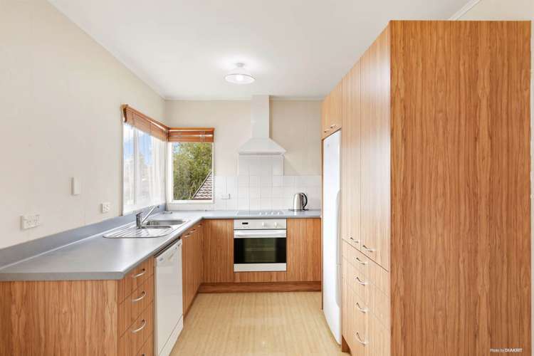 53 Athena Drive Totara Vale_5