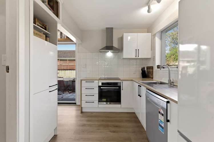 2/311A Lyttelton Street Spreydon_5