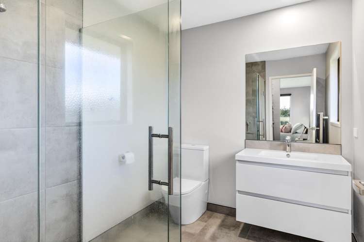 194 Lake Road Okoroire_17