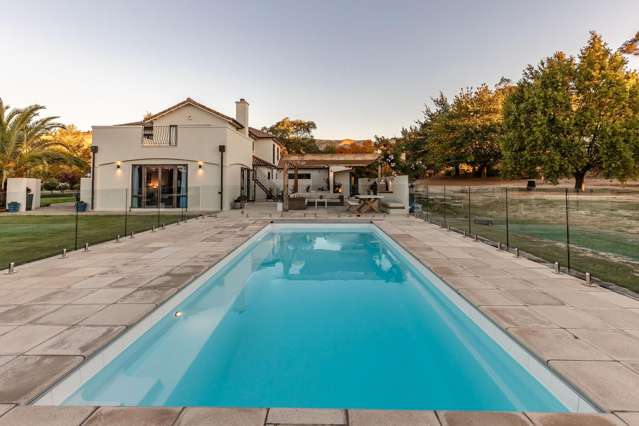 Space, sophistication & style on Dry Hills Lane