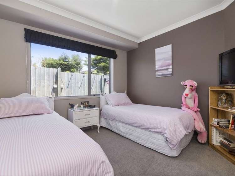 17 Stafford Rise Owhata_17