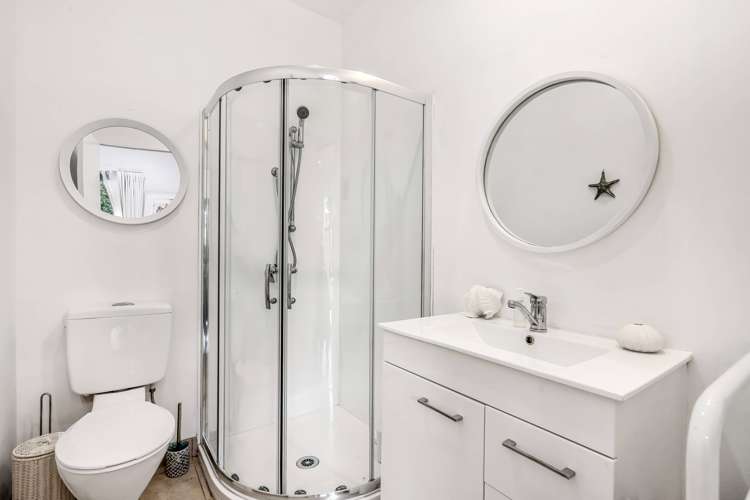 Gb/10 Crown Lynn Place New Lynn_5