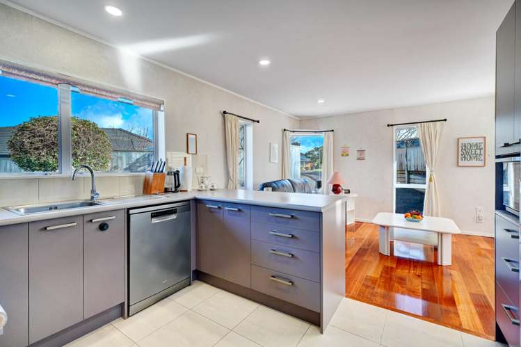 6 Vivaldi Place Mt Roskill_7