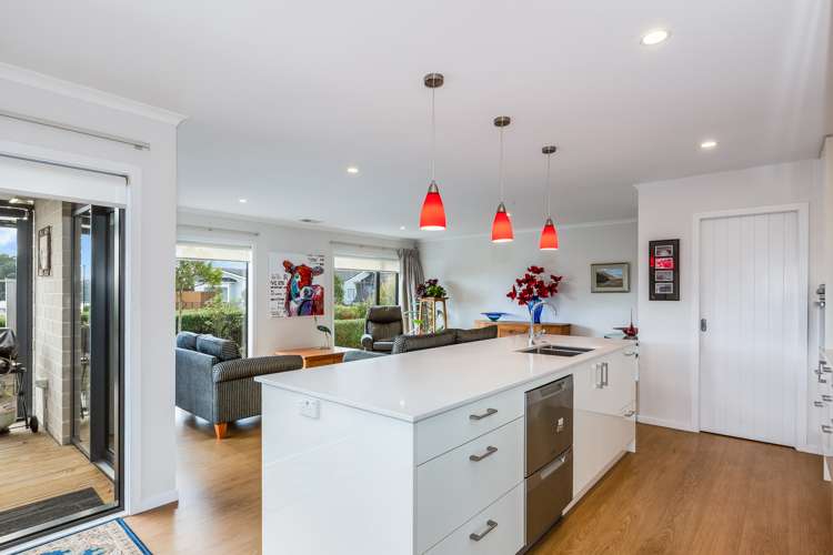 24 Margaret Shields Avenue Aotea_12