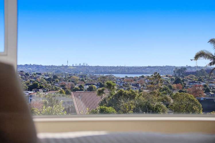 10 Etherege Place Mellons Bay_22