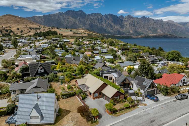 4 Four Views Avenue Kelvin Heights_23