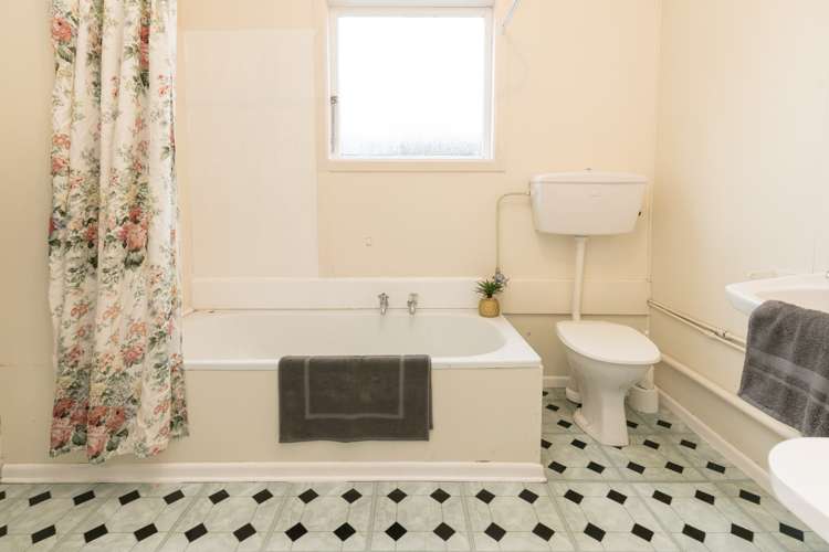 67 Te Wharepouri Street Berhampore_15