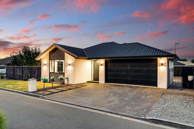 Garden Scenery with Dual Kitchen Luxury