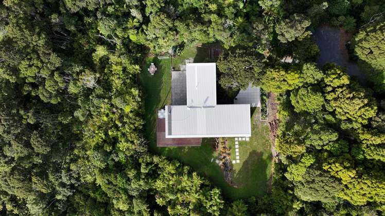 296 Piha Road Piha_72