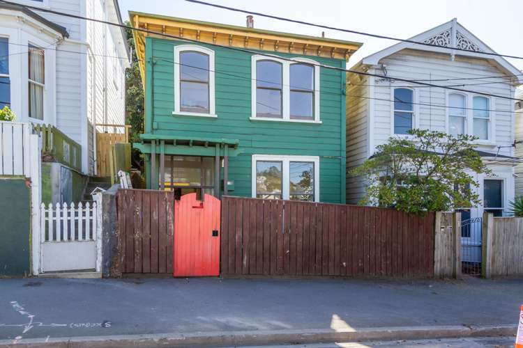 10 Russell Terrace Newtown_18