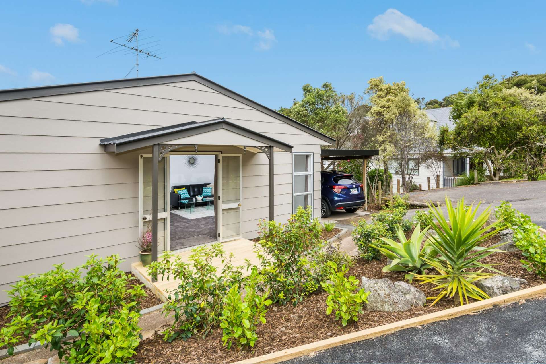 2/155 Oaktree Avenue Browns Bay_0