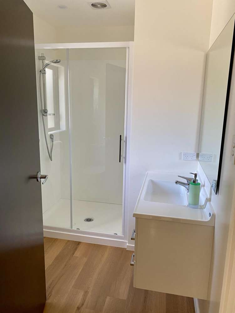 19 Kingfisher Crescent Albert Town_14