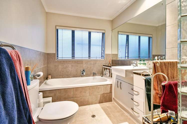 62 Gracechurch Drive Flat Bush_12