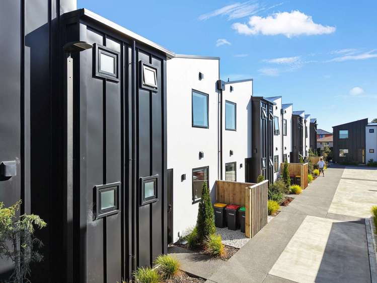 2/9 Marcroft Street Woolston_19