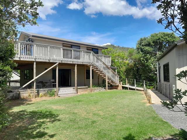 Attractive Holiday Home in Established Matarangi