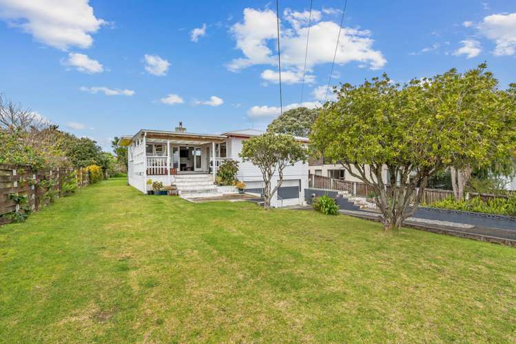 8 Manaia View Road One Tree Point_13