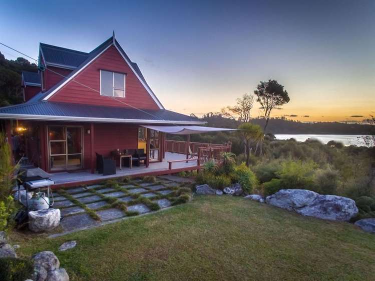 6 Lichen Grove Russell_17