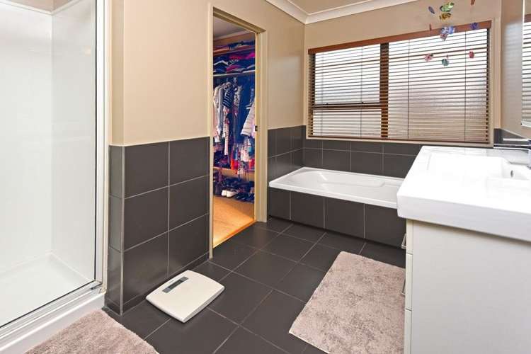 4 Saint Annes Crescent Wattle Downs_8