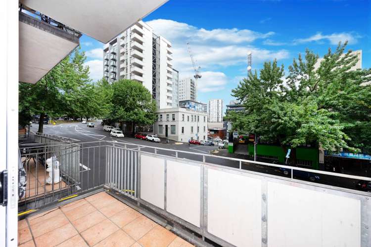 GB/82 Wakefield Street City Centre_7