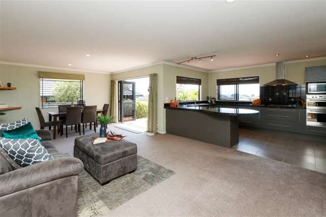 127 Pacific Drive Fitzherbert_4