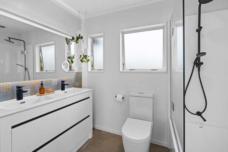 15d Lyn Grove Papamoa_13