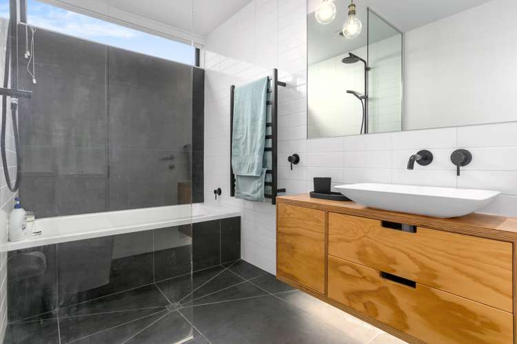 11a Norma Avenue Te Atatu South_13