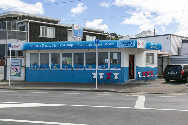 1/102 Lyall Parade Lyall Bay_17