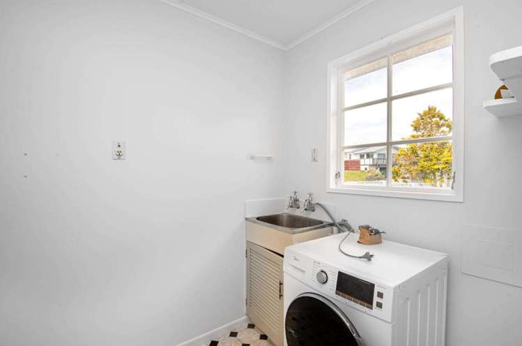35 Outram Grove Kelson_14