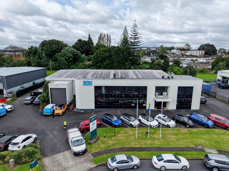 8 George Bourke Drive Mt Wellington_1