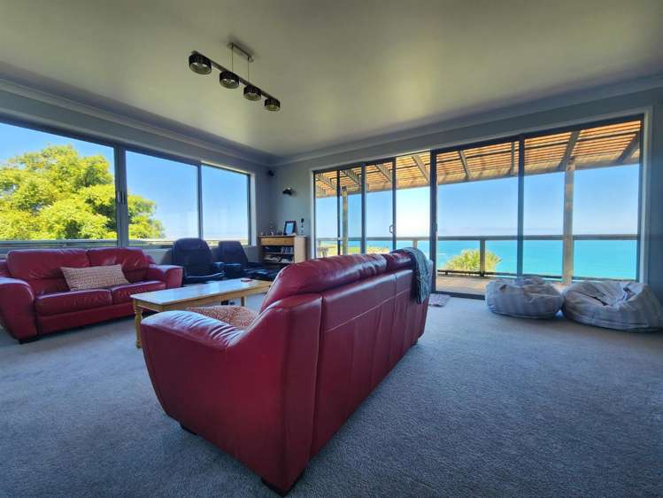 2/8 White Cliff Bay Urenui_4