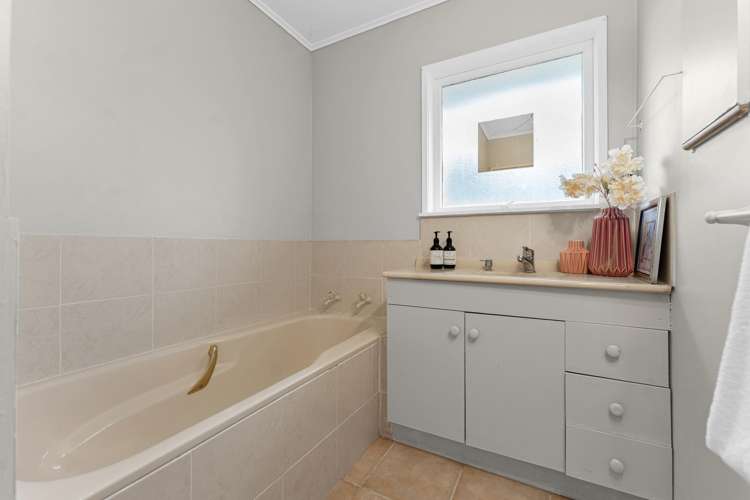 32 Boundary Road Blockhouse Bay_12