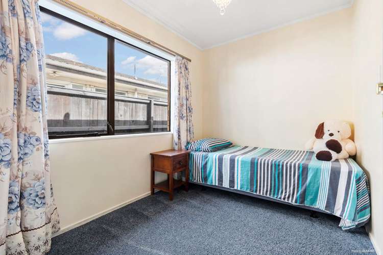 15b Roberts Road Te Atatu South_6