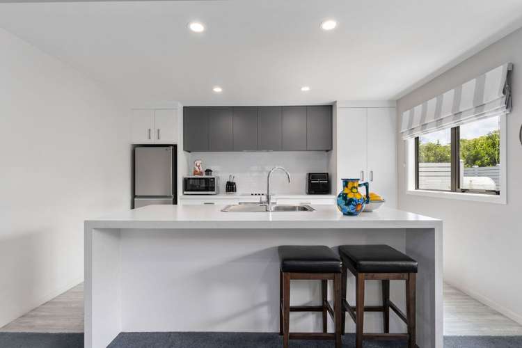 27 Armstrong Avenue_4