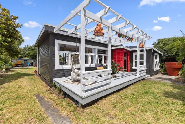 16 Mahoe Street Otaki Beach_1