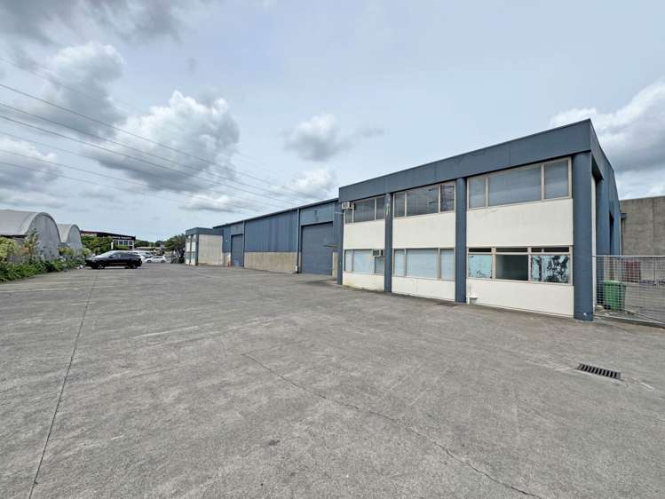 Unit A/136 Cryers Road East Tamaki_12