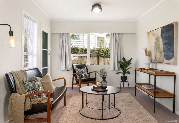 2/49 Western Springs Road_0