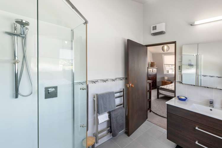 7 Epping Grove Karori_13