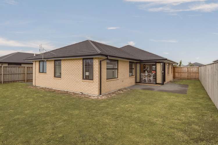 169 Faringdon Boulevard Rolleston_13