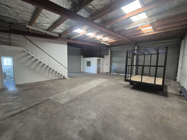 Unit 3/52 Riverbank Road Otaki_4