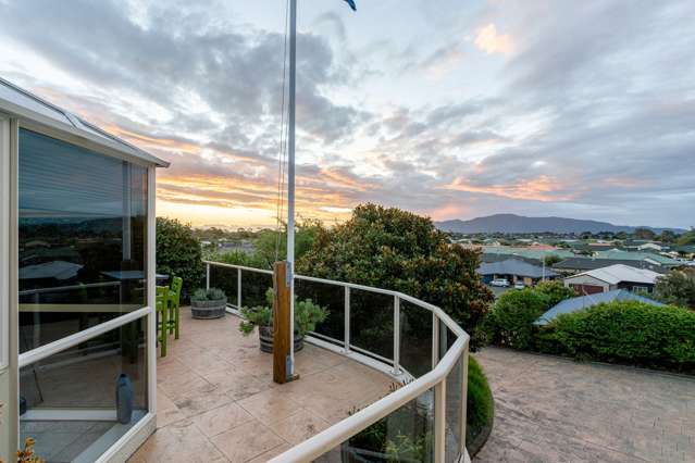 Single Level with Lift - Views to Elevate.