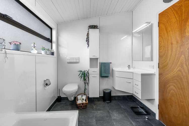 293 Queens Drive Windsor_19