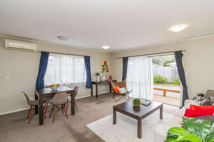 2/4 Ipswich Grove Wainuiomata_4