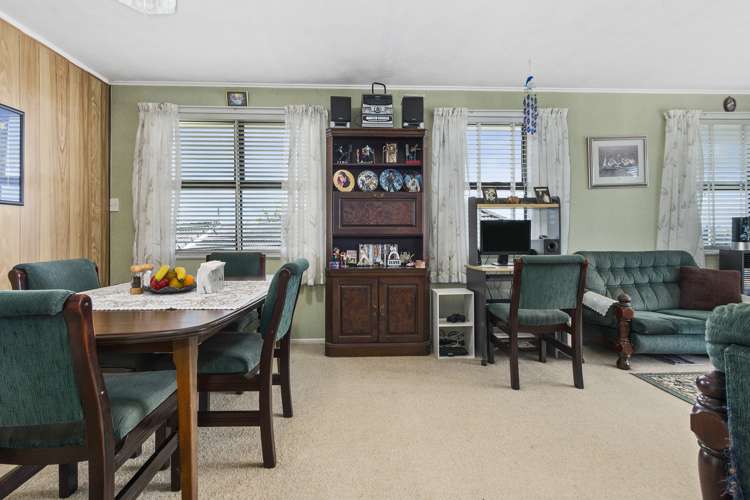 24 School Road Te Atatu South_11