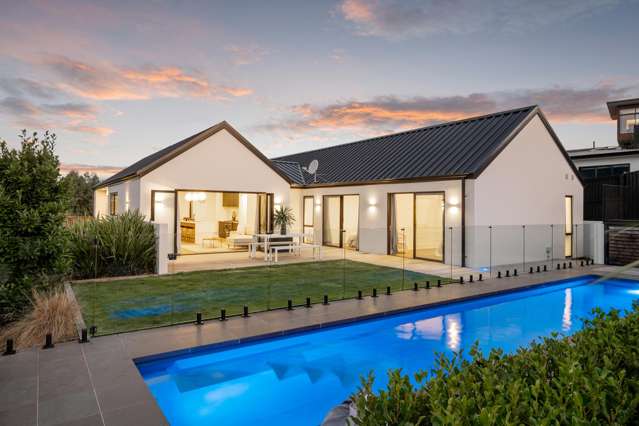 Lines of Luxury, Looking to the Landscape