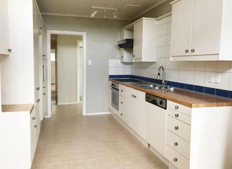 12 Pedersen Place Bucklands Beach_2