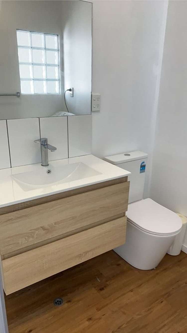 2/318 West Coast Road Glen Eden_1