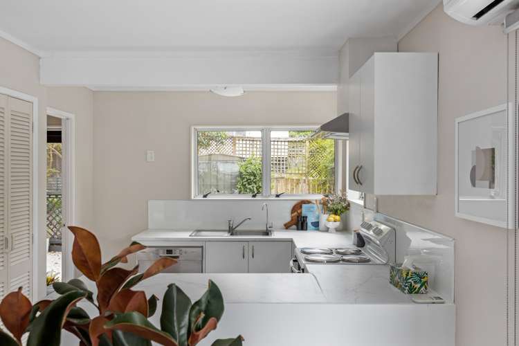 2 Shadon Place Stanmore Bay_8